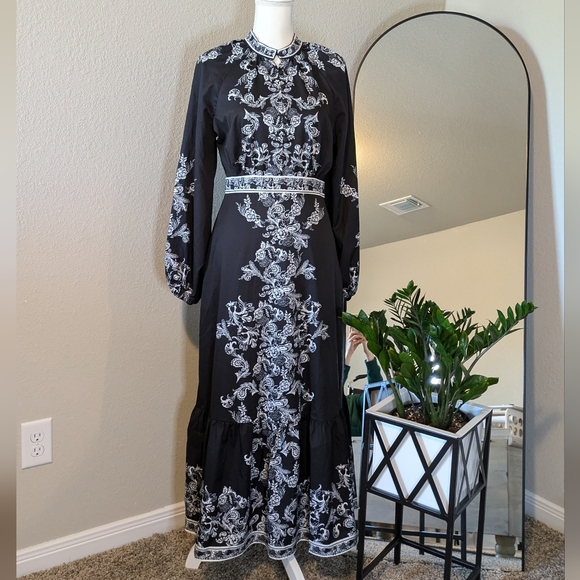 NWT Black and White Maxi Dres - Picture 2 of 9